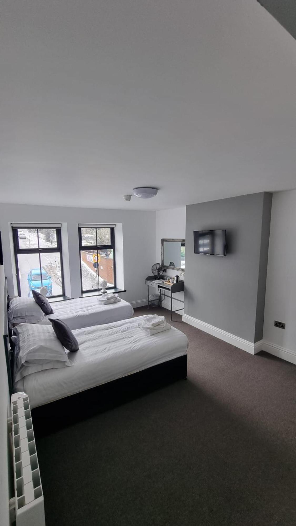 The Friendship Hotel Stocksbridge  Exterior photo