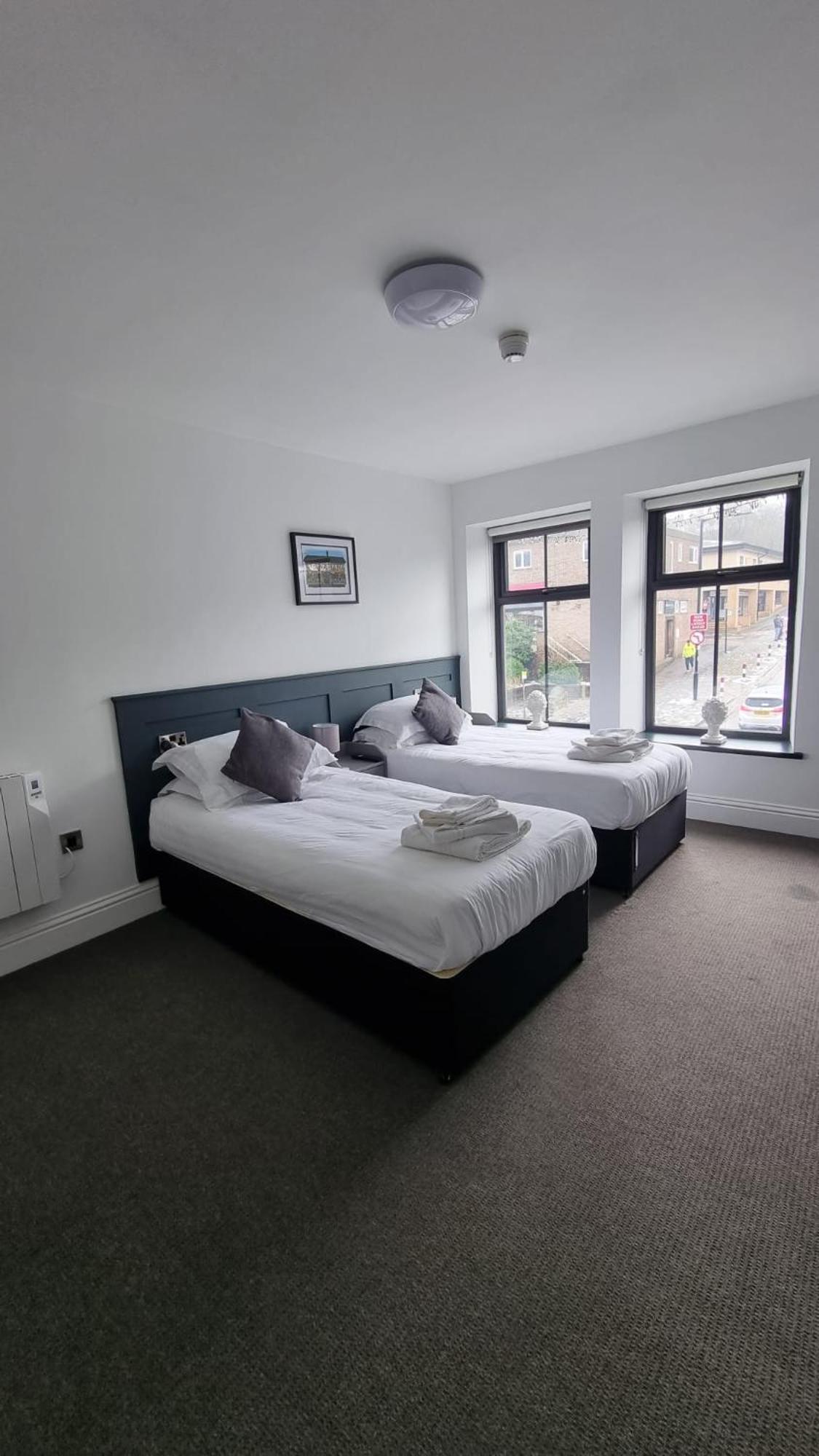 The Friendship Hotel Stocksbridge  Exterior photo