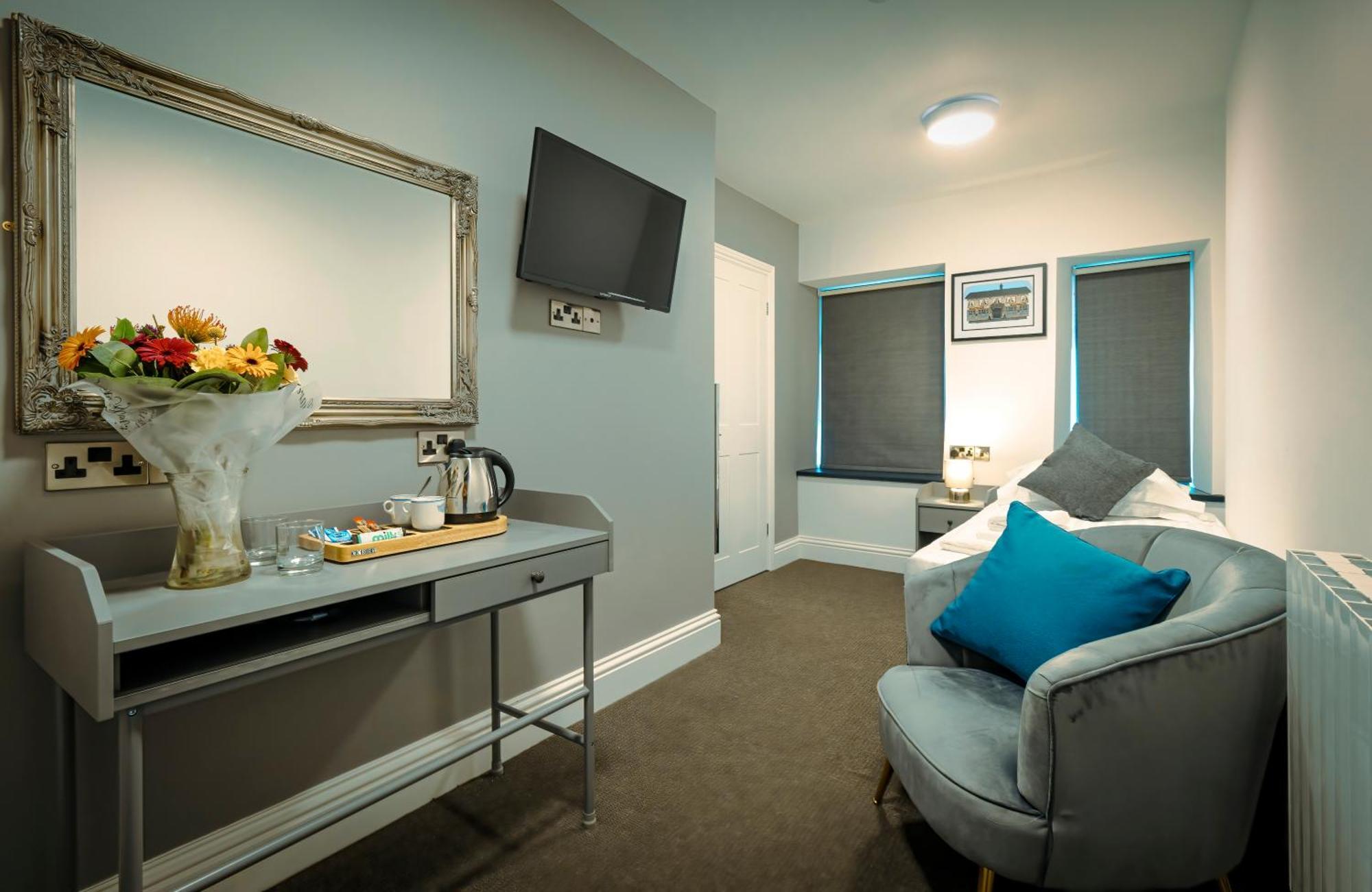 The Friendship Hotel Stocksbridge  Room photo